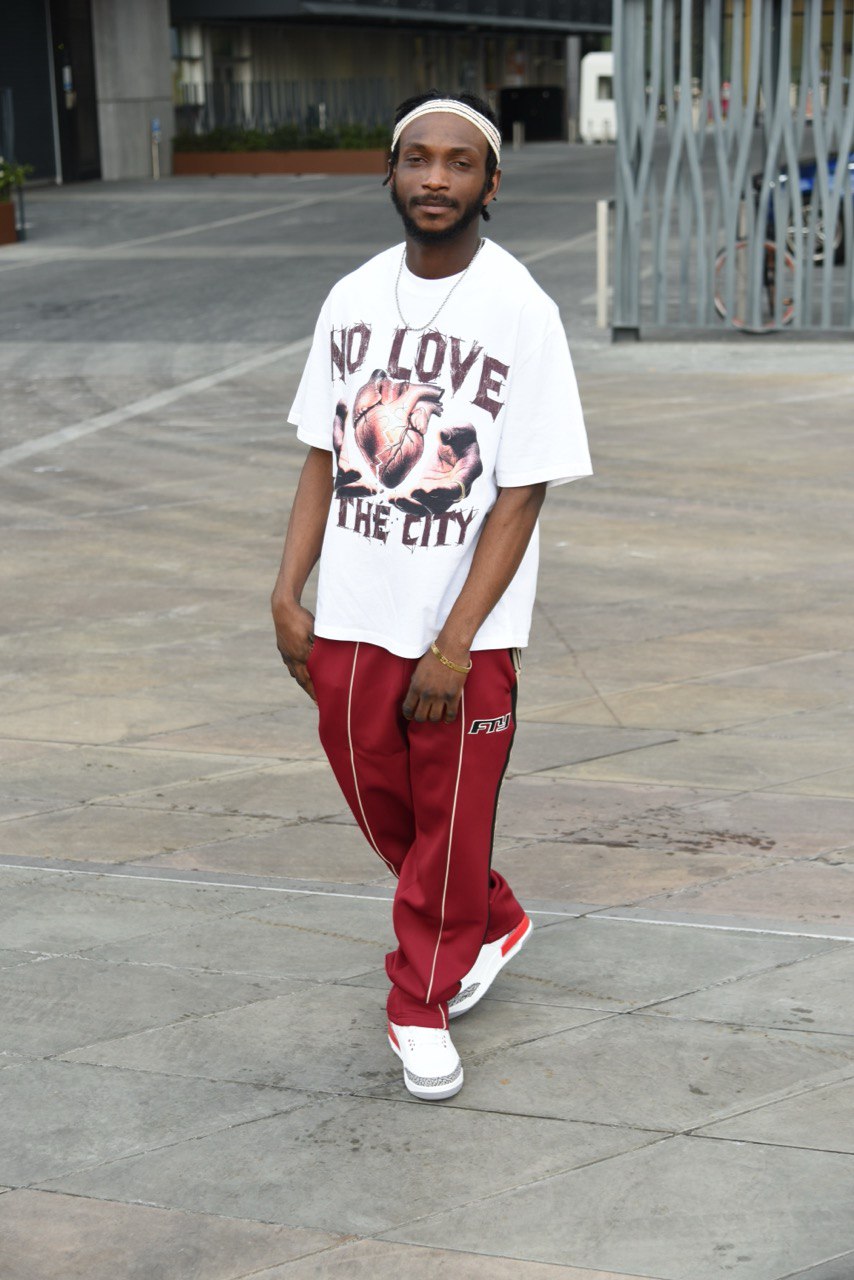 “FAMILIAR HEART TEE”